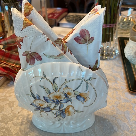 Ansley Just Orchids Fine English China Napkin holder/vase. - Picture 7 of 7